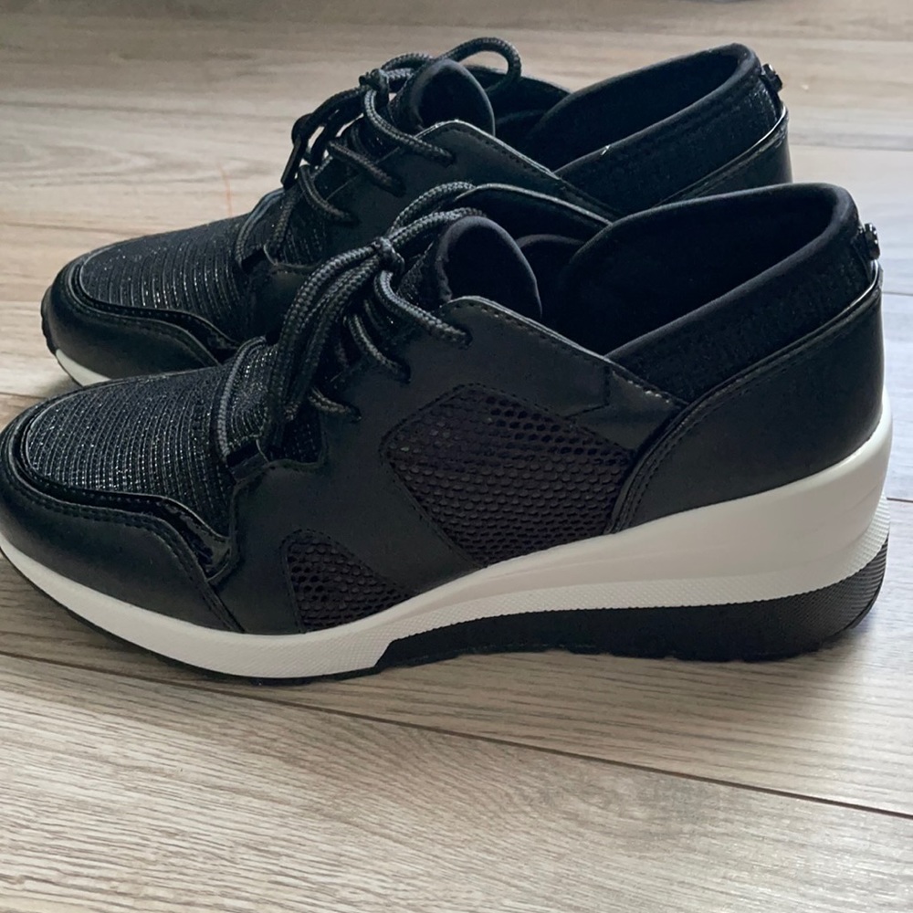 Wedge sneakers